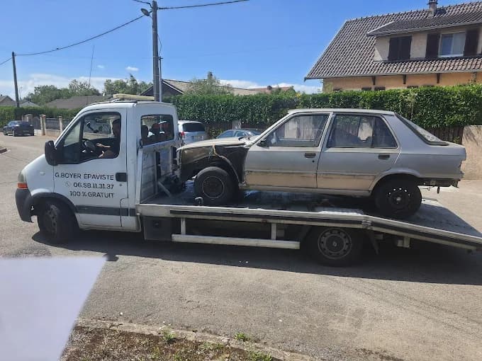 Enlèvement d'épave dans l'Est lyonnais (69)